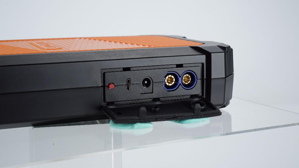 Autowit SuperCap 2 12V BatteryLess Portable Jump Starter Builtin