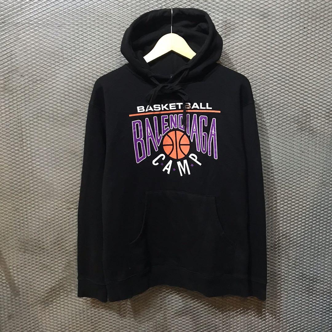 Balenciaga basketball store
