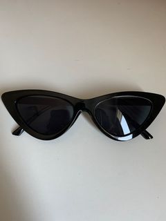 (Category: ) located in . Submitted by sn.closetsale (Listing ID 1109754248, Image 1). Description: .