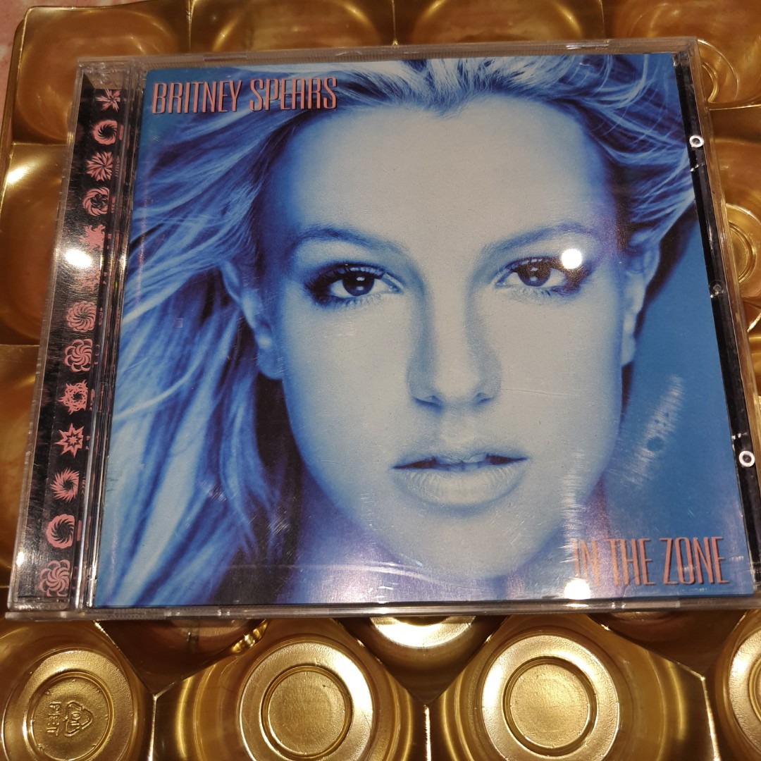 Britney Spears In the Zone CD VG, Hobbies & Toys, Music & Media