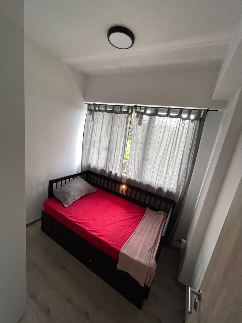 (Category: ) located in . Submitted by blubumomma (Listing ID 1098543188, Image 1). Description: .