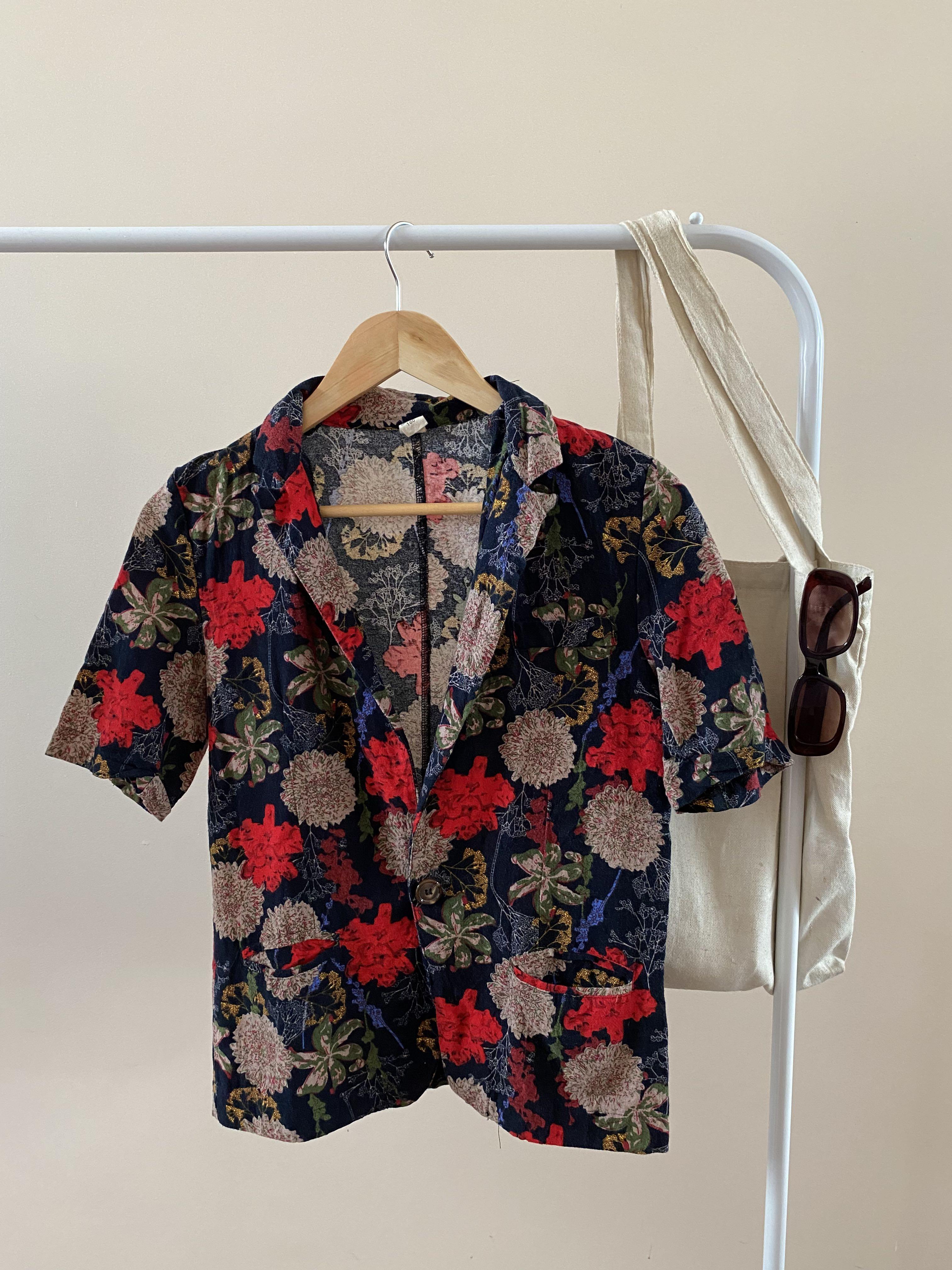 Funky Floral Polo (Category: Others Tops) located in Naga. Submitted by sunbeamstudios (Listing ID 1109656837, Image 1). Description: fits s-m Mine - P350 Steal - P400 Grab - P450.