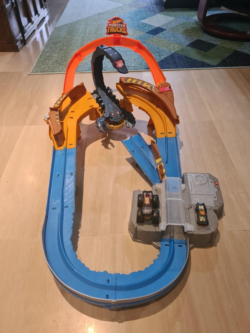 monster truck scorpion playset