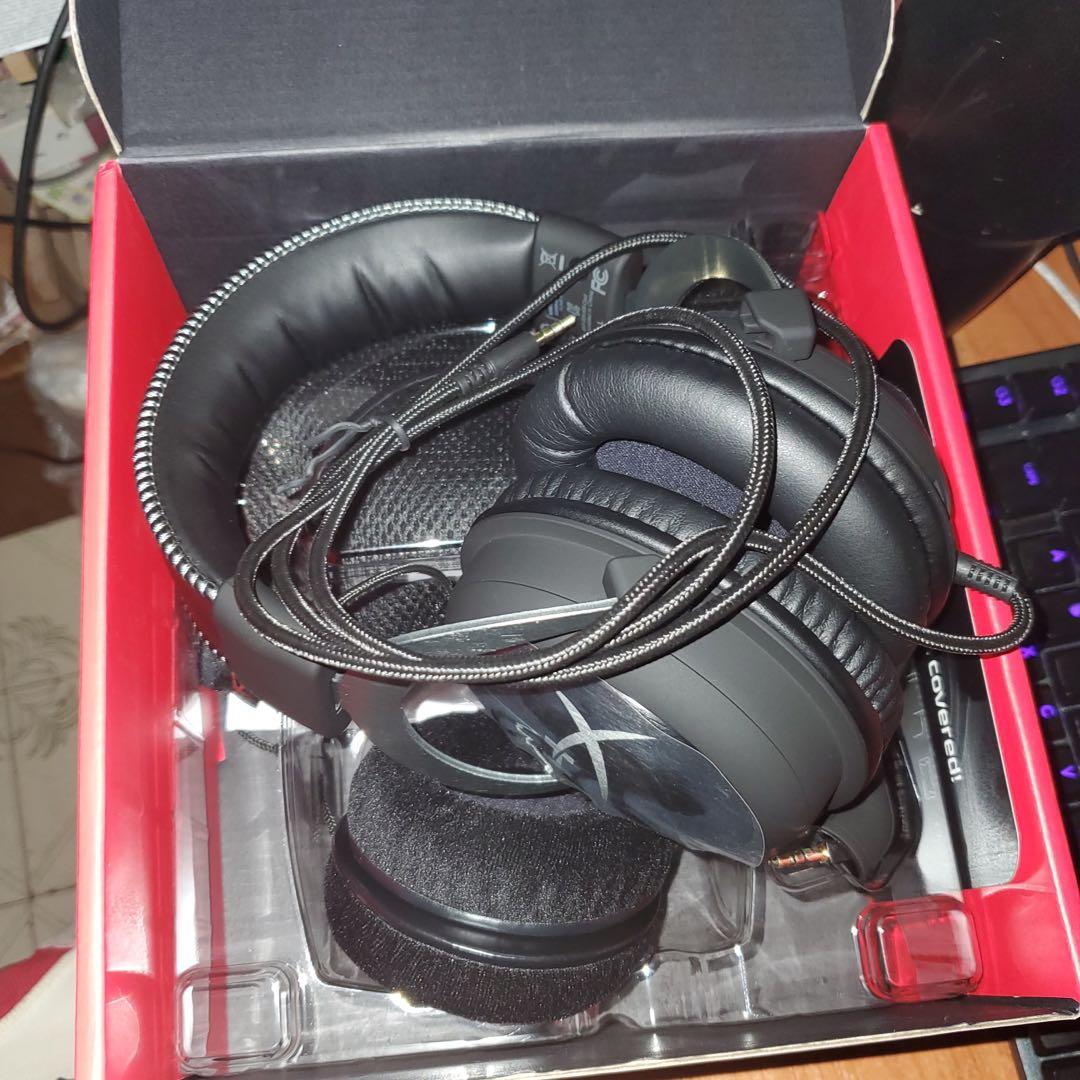 HyperX Cloud2 （分類：頭戴式/罩耳式耳機）位於 Hong Kong。 由 chzty 提交（商品編號 1109697571，圖片 2）。簡介： 有盒、有單、有保， 純粹開封過， 配件各樣全齊， 東鐵綫交收。