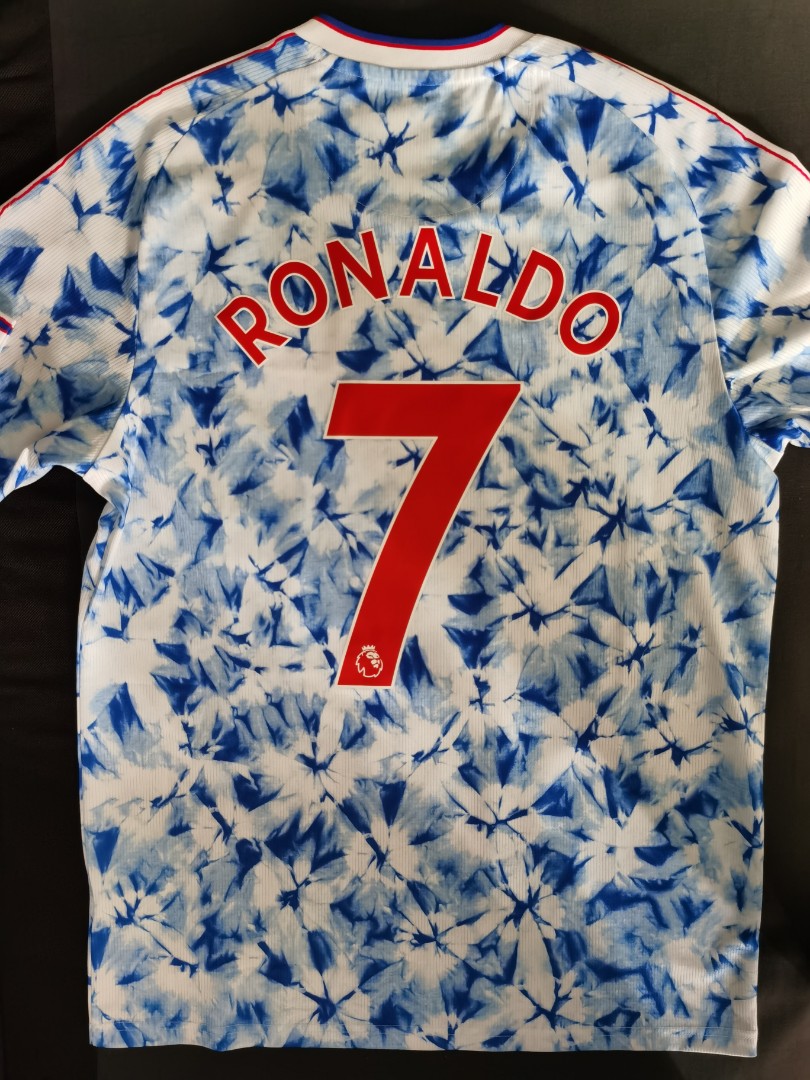 Jersey manchester united adidas human race original size m, Fesyen Pria,  Pakaian , Atasan di Carousell