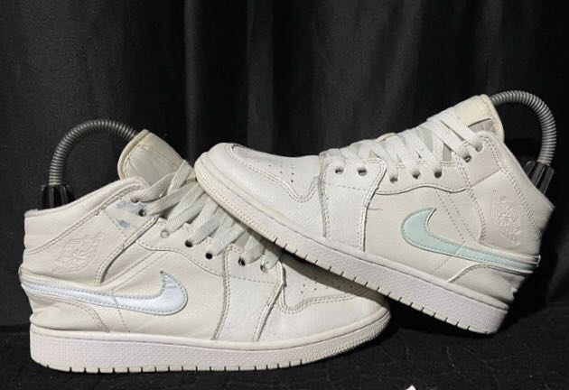 Aj1 mid multicolor swoosh phantom top