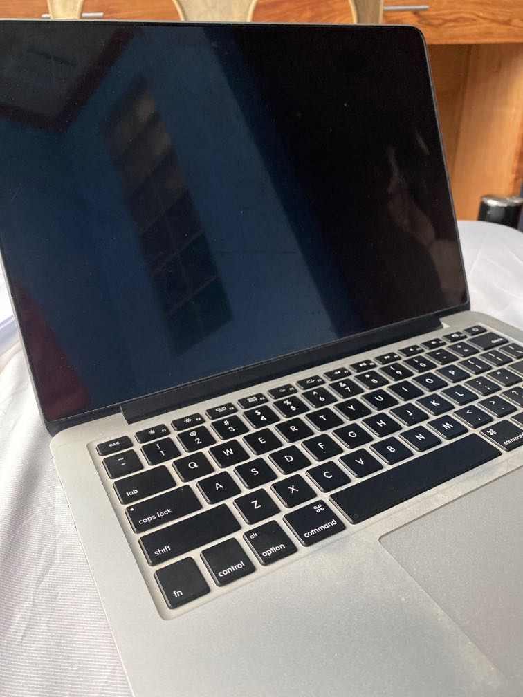 Macbook Pro Retina 2015 (Category: Laptops & Notebooks) located in Manila. Submitted by helpmeedeclutter__ (Listing ID 1109639365, Image 2). Description: Battery Count: 408 Used for academic purposes only Macbook Pro Retina 13 inch 251 GB Processor 2.6 GHz Intel Core i5 Graphics Intel Iris .