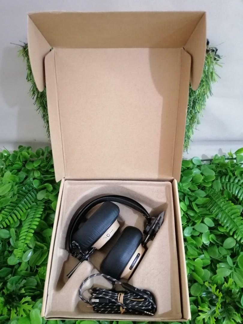 Marley Headphone Exodus (Category: Headphones & Headsets) located in San Pedro. Submitted by aus-plus (Listing ID 1109619092, Image 2). Description: -FSC certified wood -quick charge -microphone -30 hour play time.