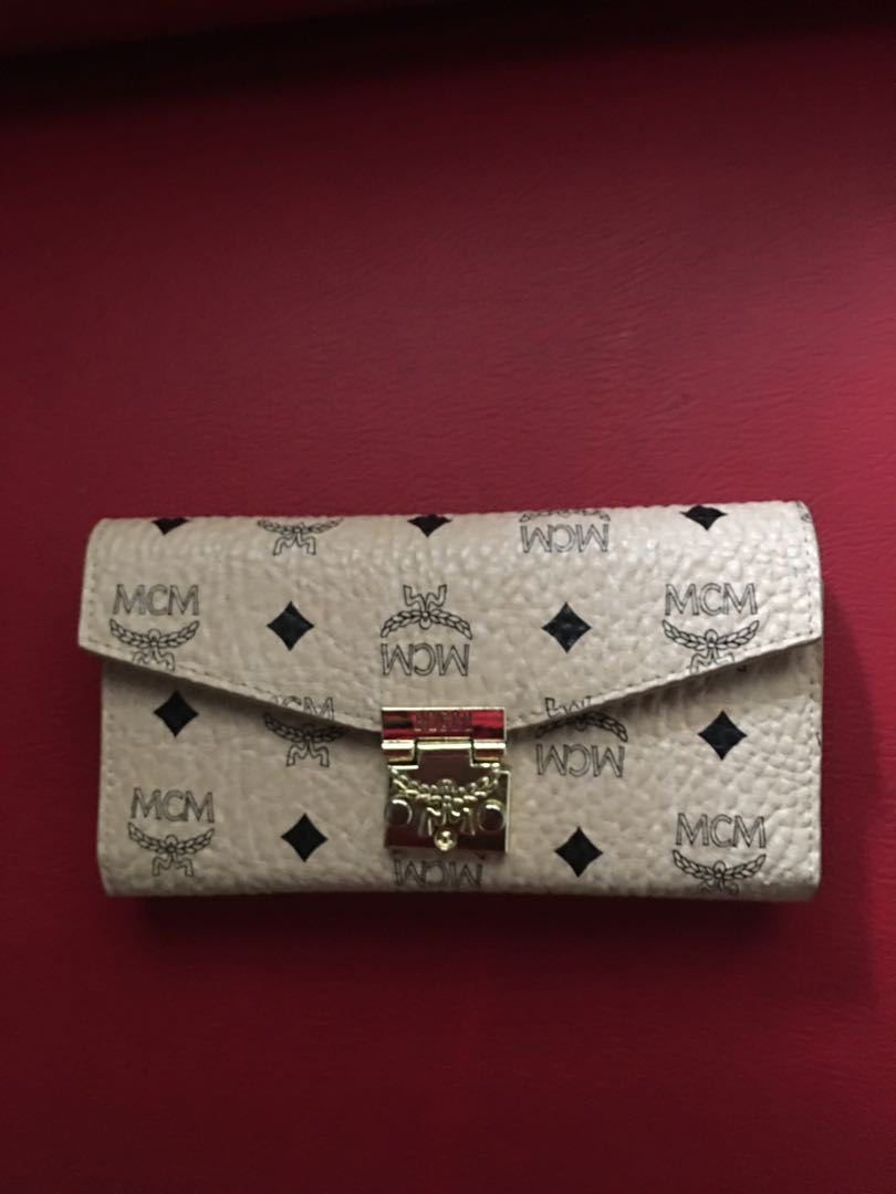 mcm wallet replica