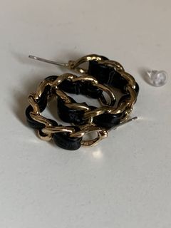 (Category: ) located in . Submitted by sn.closetsale (Listing ID 1109754349, Image 1). Description: .