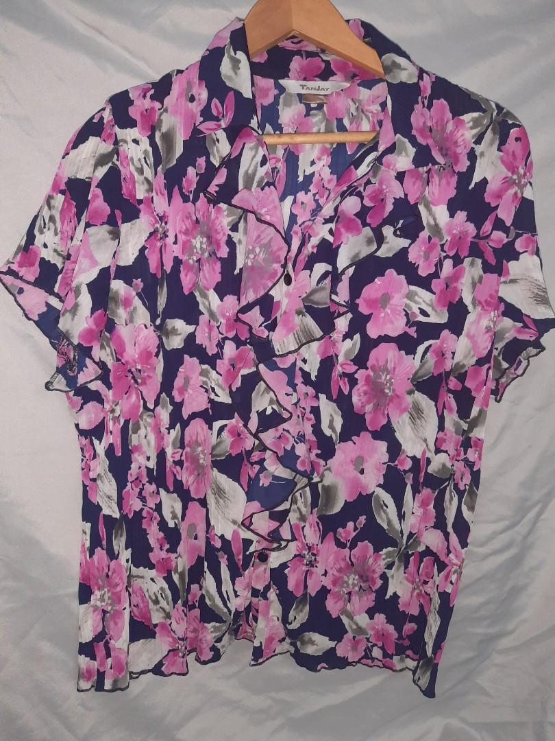 Plus size3xl pink floral blouse (Category: Blouses) located in Calamba. Submitted by voluptuouswardrobe (Listing ID 1109665315, Image 1). Description: plus size 3xl pink floral blouse brand Tan jay light soft and comfy like new.no flaws V802.