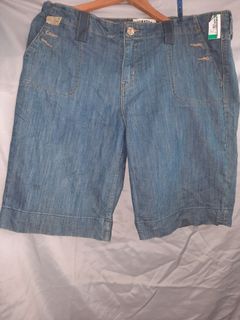 (Category: ) located in . Submitted by voluptuouswardrobe (Listing ID 1109649128, Image 1). Description: .