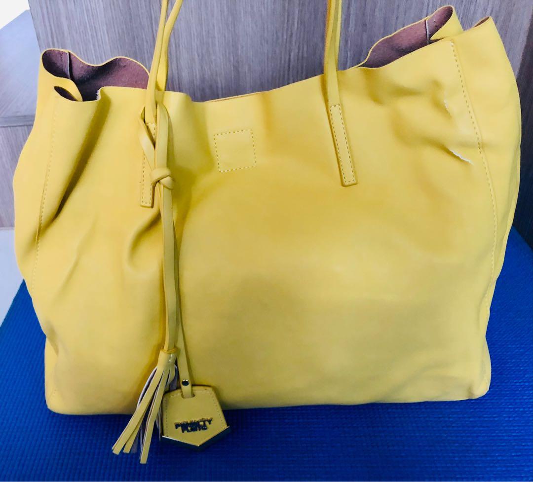 Cute sales yellow flats