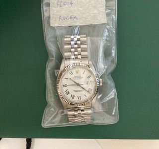 (Category: ) located in . Submitted by vintage.luxury (Listing ID 1109590604, Image 1). Description: .