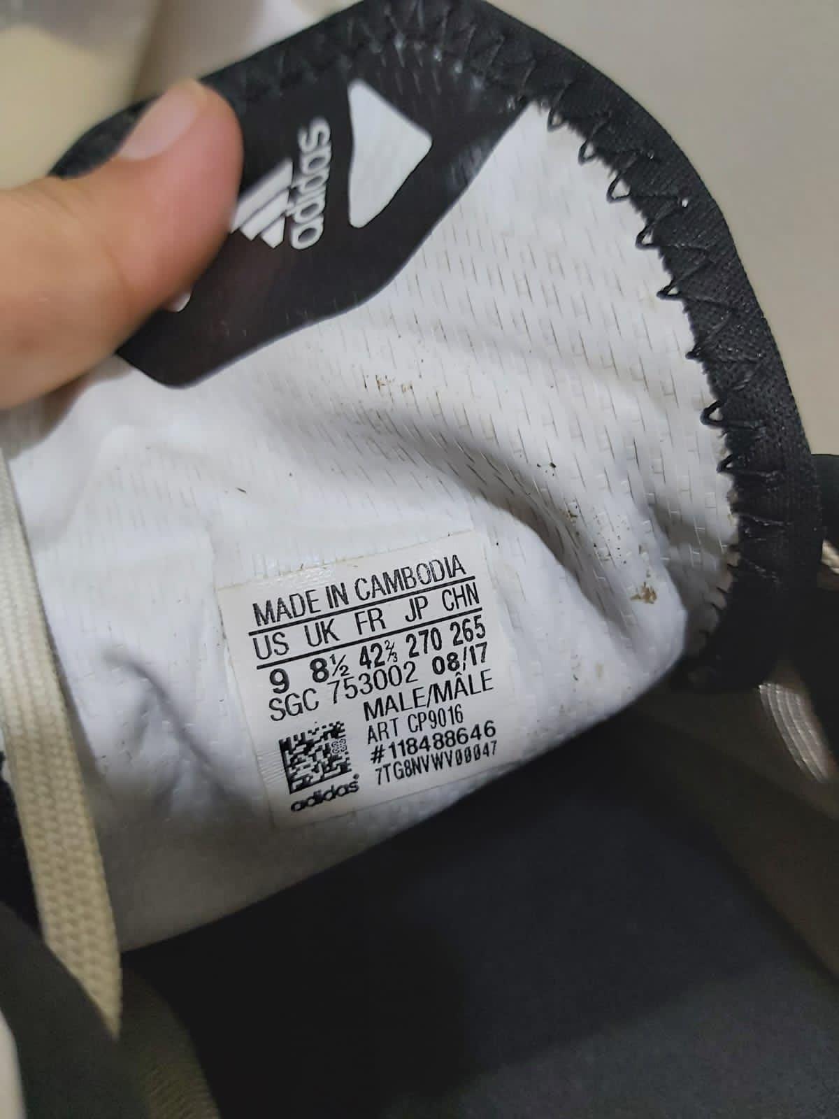 Sepatu Adidas Original Made in Cambodia, Sepatu , di Carousell