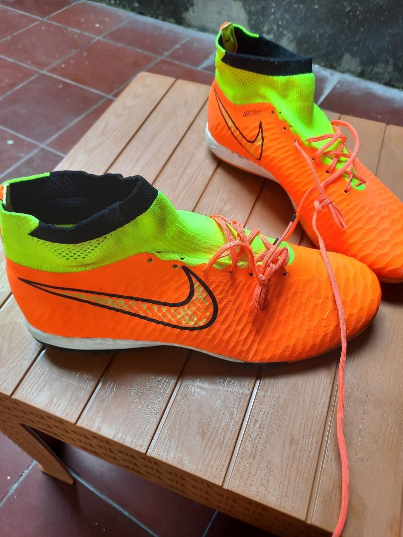Sepatu futsal nike online hypervenom kw super