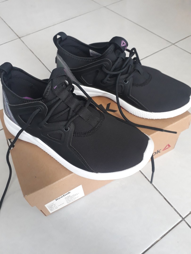 sepatu reebok