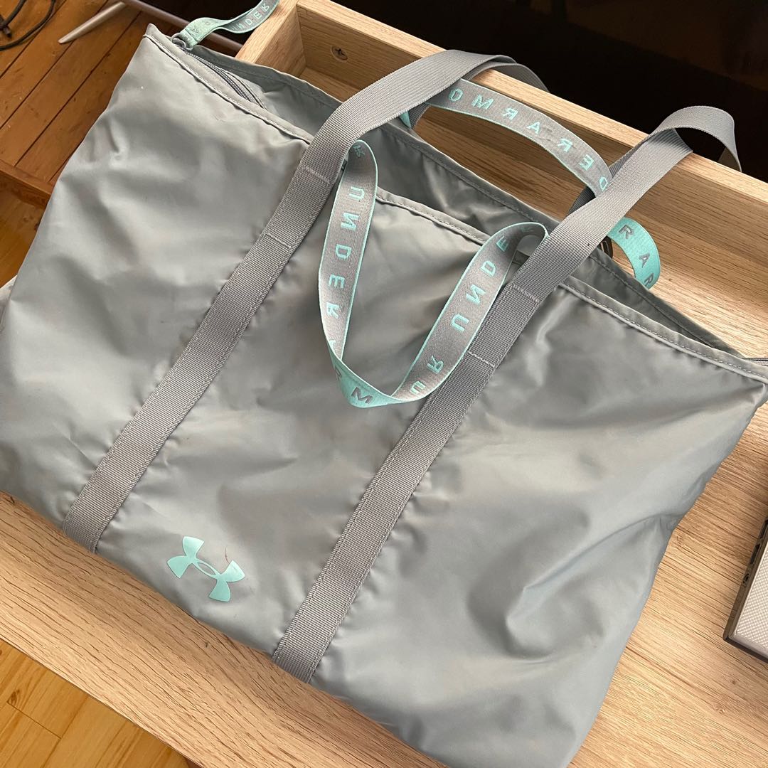 Under armour tote bag, Women's Fashion 