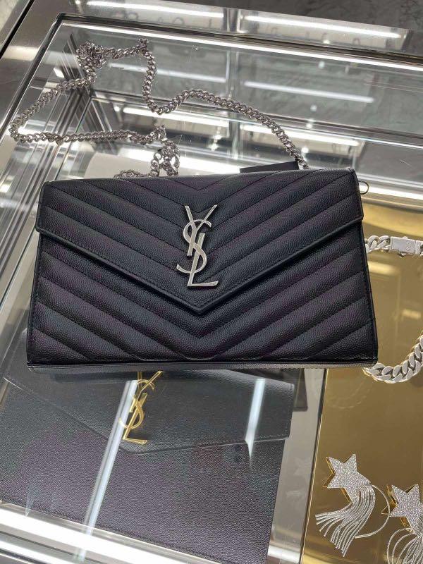 Envelope chain wallet in best sale grain de poudre embossed leather