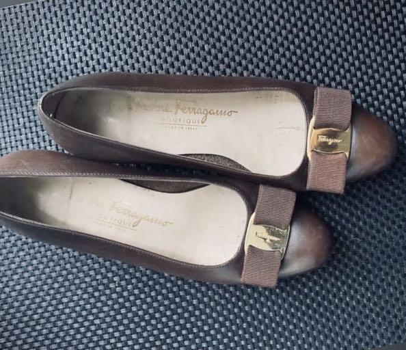 ferragamo pumps sale
