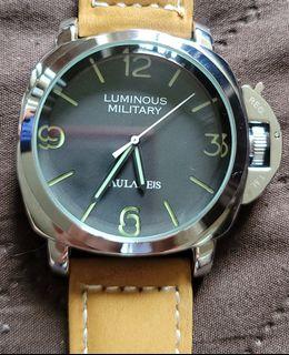 Automatic luminous watch