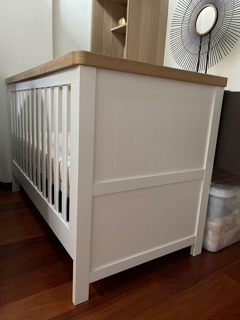 Almost New / Barely Used Mothercare Lulworth Cot Bed with Foam