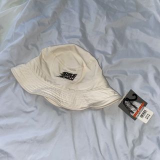 (Category: ) located in . Submitted by yjeans (Listing ID 1069223200, Image 1). Description: .