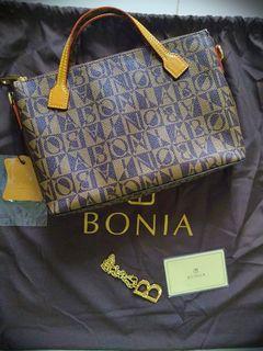 Bonia sling bag