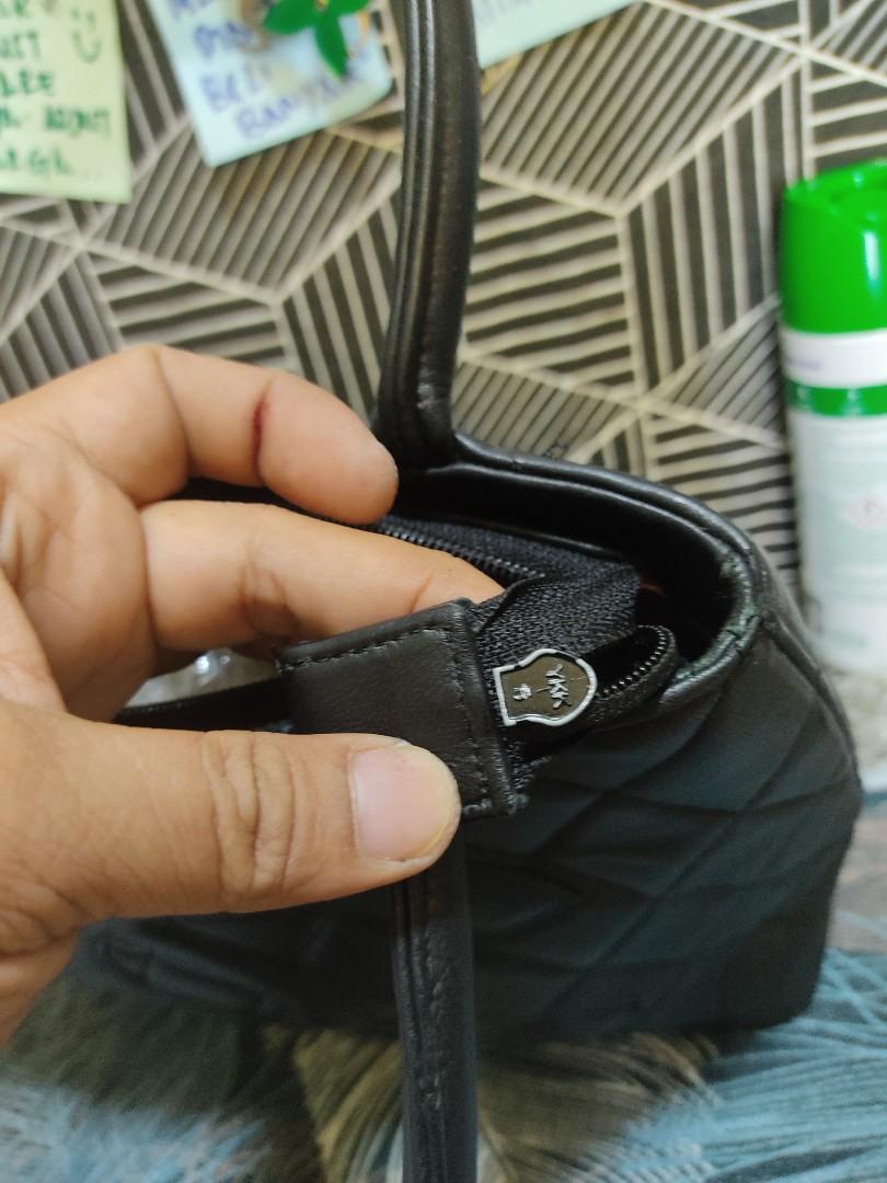 Chanel zipper hotsell