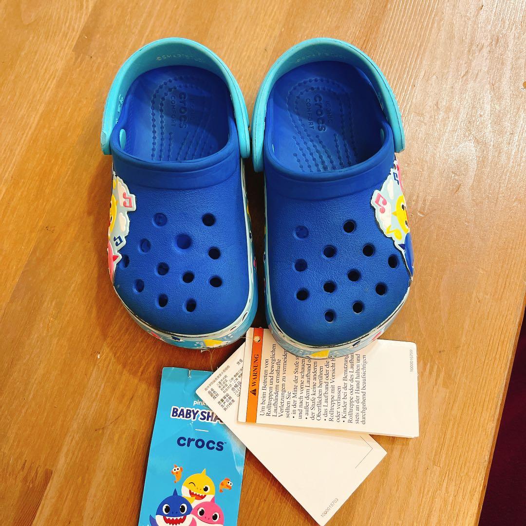 baby shark crocs size 8