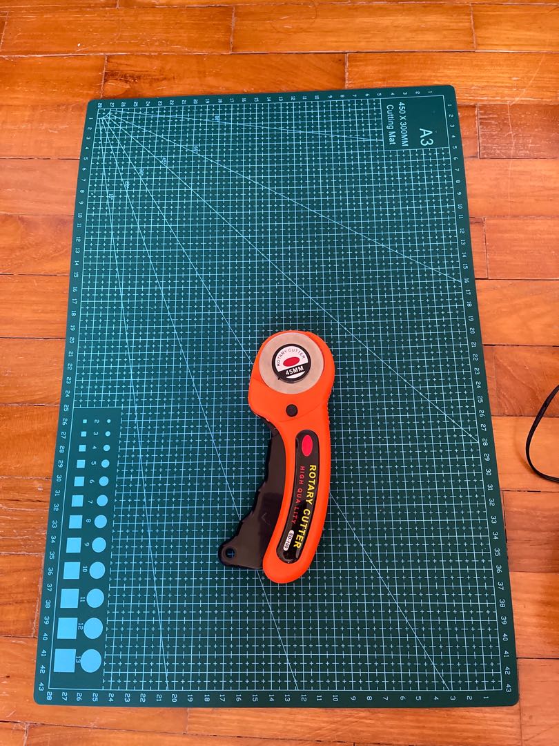 Cutting Mat + rotary cutter, Everything Else on Carousell