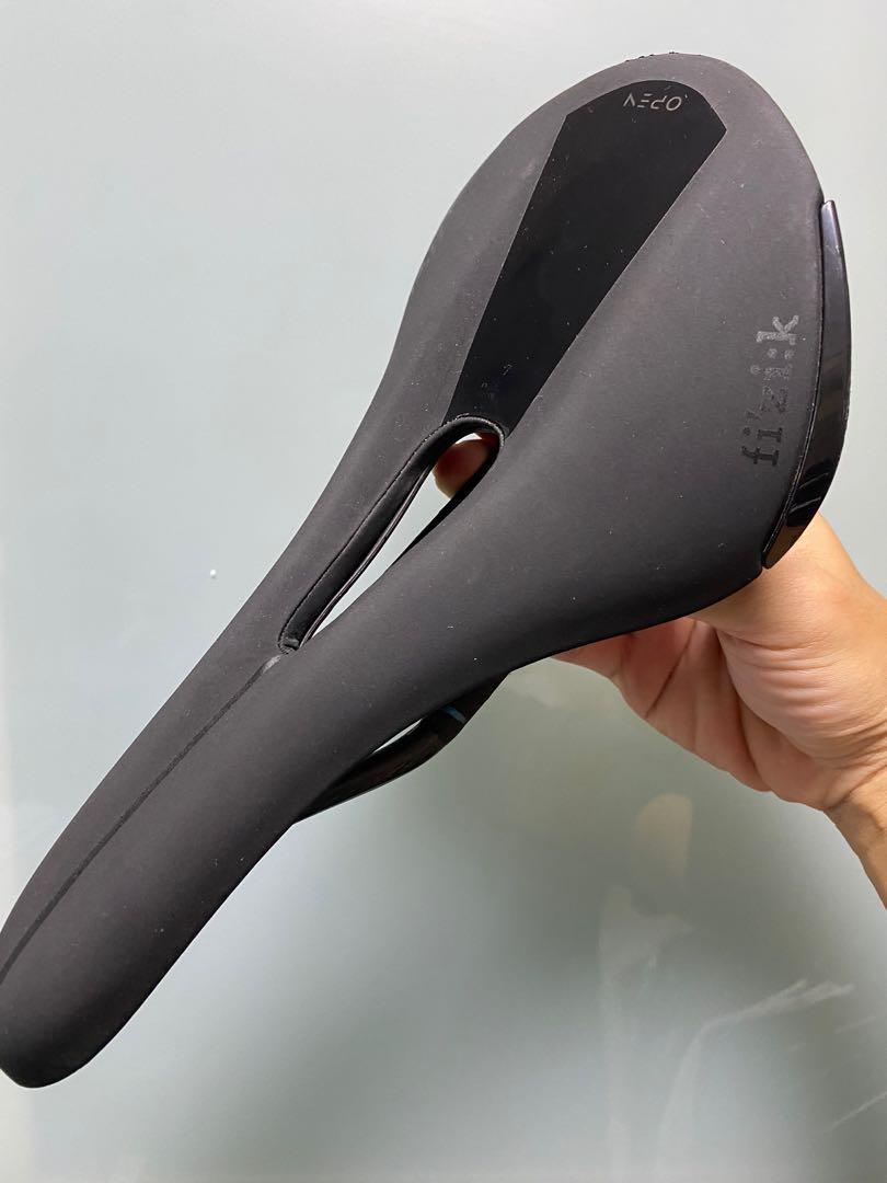 Fizik Aliante R1 Open Ergonomic Carbon Sports Saddle