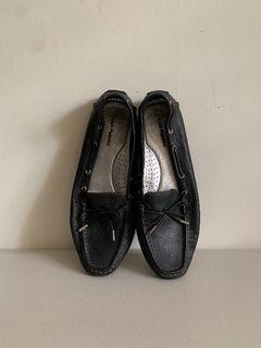 HUSH PUPPIES: BLACK BAYSIDE LOAFERS