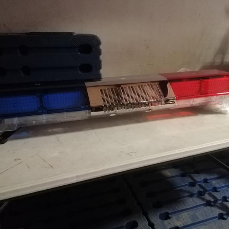 LIGHTBAR AND PA SYSTEM (Category: Soundbars, Speakers & Amplifiers) located in Mandaluyong City. Submitted by rescuequipment (Listing ID 1109827509, Image 1). Description: 100 WATTS PA AND LIGHTBAR 12V/24V 51W x 12D x 9H.