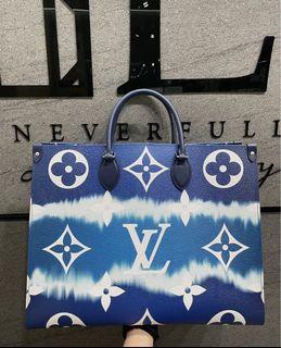 Louis Vuitton Pochette Kirigami LV Escale Pastel/Bleu/Rouge in Coated  Canvas with Silver-tone - US