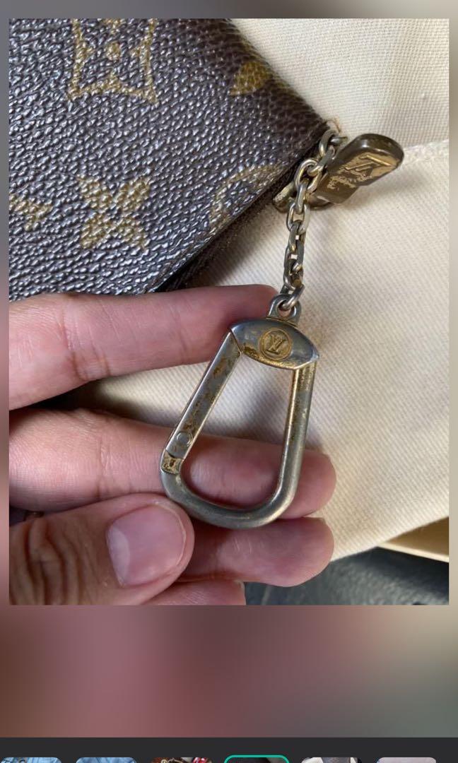 Louis Vuitton key pouch/keychain (Category: Luxury Bags & Wallets) located in Cainta. Submitted by jtc23 (Listing ID 1109808163, Image 3). Description: Lv key pouch With dust bag and box 8k LP 7000 6500 with no box key chain alone Ung chain nya and gold holder is a bit rusty na ❤️ Code : 8907 EA Code is mid/late 80’ Year 1989 month July /07 bag charm key holder code EA please see attached photos for code .