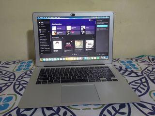 MacBook Air 13.3 2014  1.4 GHz i5  256GB SSD