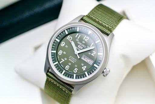 MADE IN JAPAN Seiko 5 SNZG09J1 SNZG09J SNZG09 SNZG Military Sport Green Nylon Automatic Japan Men s Watch Men s Fashion Watches Accessories Watches on Carousell