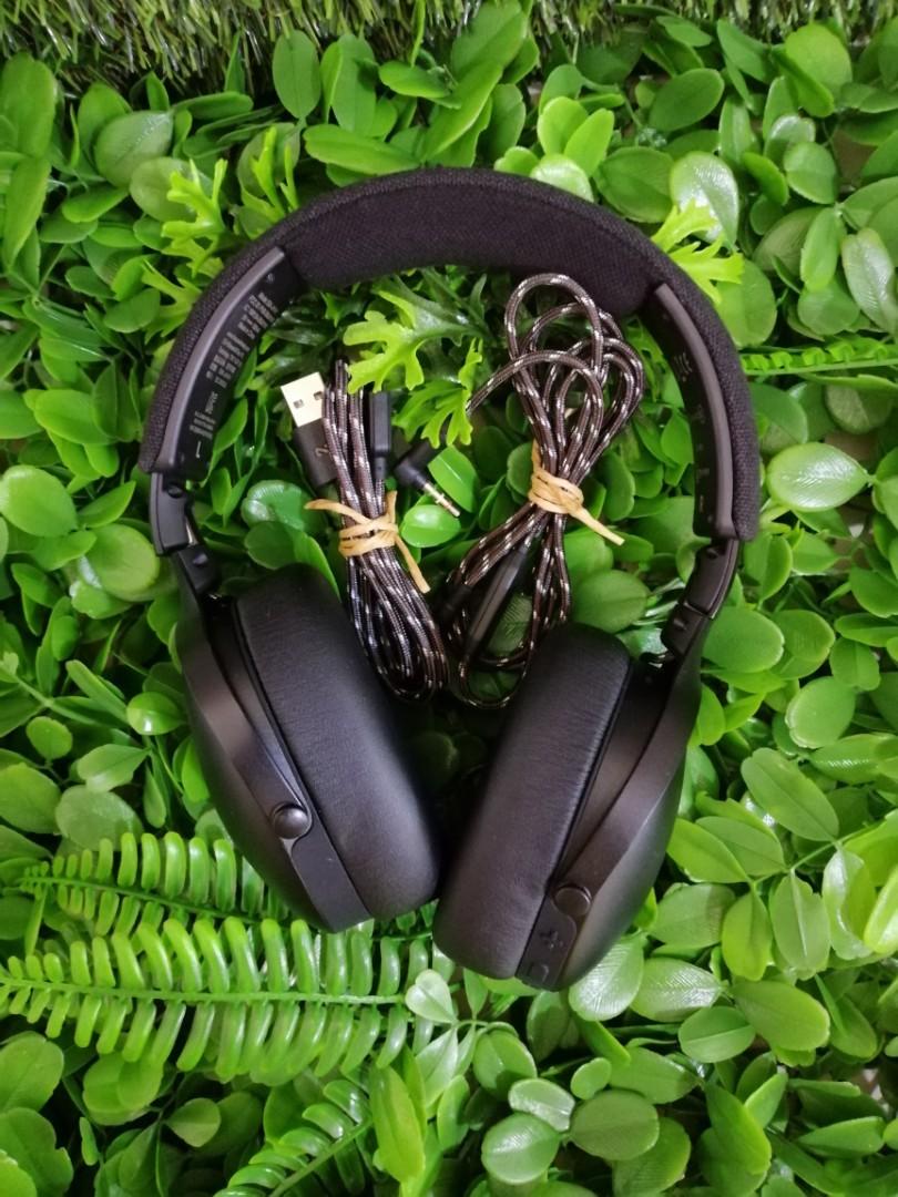 Marley Headphone Positive Vibration Xl (Category: Headphones & Headsets) located in San Pedro. Submitted by aus-plus (Listing ID 1109775953, Image 3). Description: Marley Headphone Positive Vibration Xl -FSC certified wood -24 hour battery life -premium comfort -quick charge.