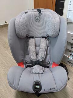 Maxi-Cosi Titan IsoBelt/Isofix (9-36kg) + baby insert