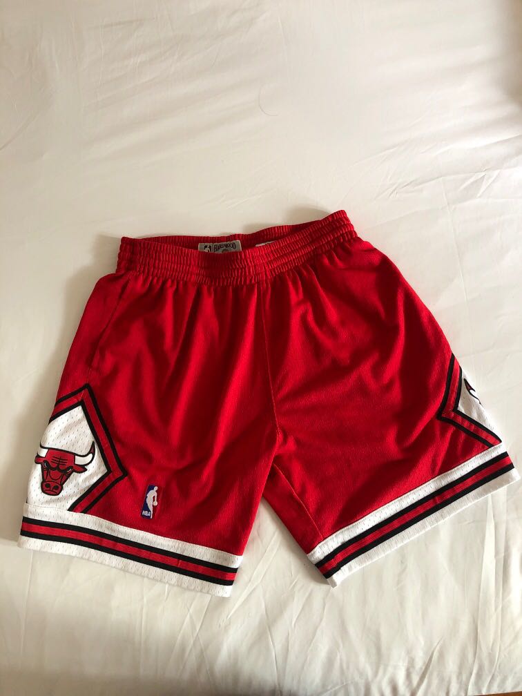 Mitchell and ness clearance chicago bulls shorts