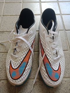 Nike deals hypervenom studs