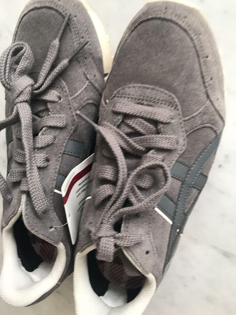 Onitsuka Tiger (Category: Sneakers) located in Singapore. Submitted by simply.joy (Listing ID 1109842684, Image 3). Description: Leather Women size US 4 Eur 36 Self pick up .