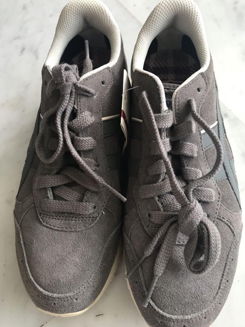 Onitsuka Tiger (Category: Sneakers) located in Singapore. Submitted by simply.joy (Listing ID 1109842684, Image 2). Description: Leather Women size US 4 Eur 36 Self pick up .