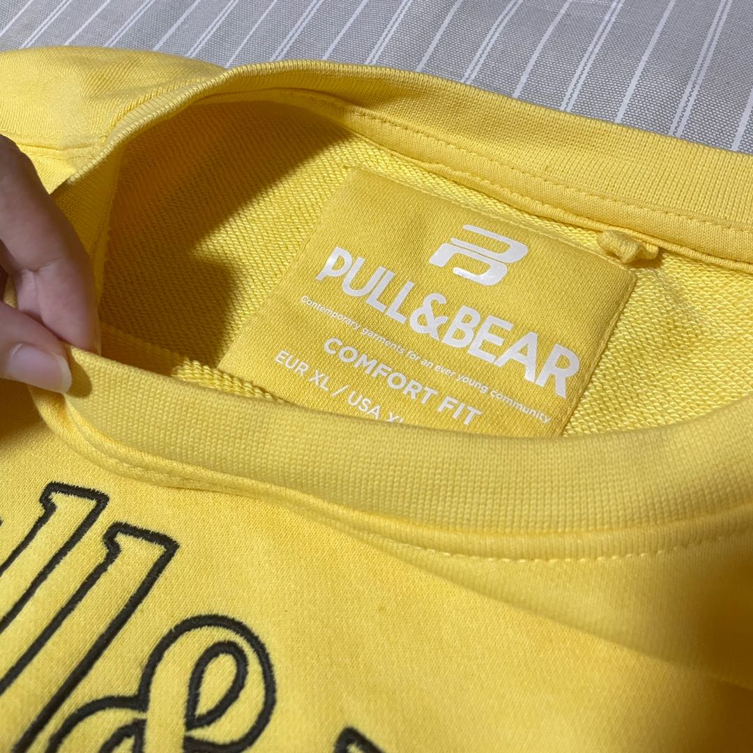 Pull and shop bear yellow sweater