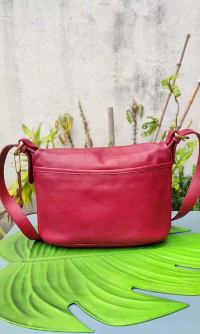 Vintage red coach outlet crossbody