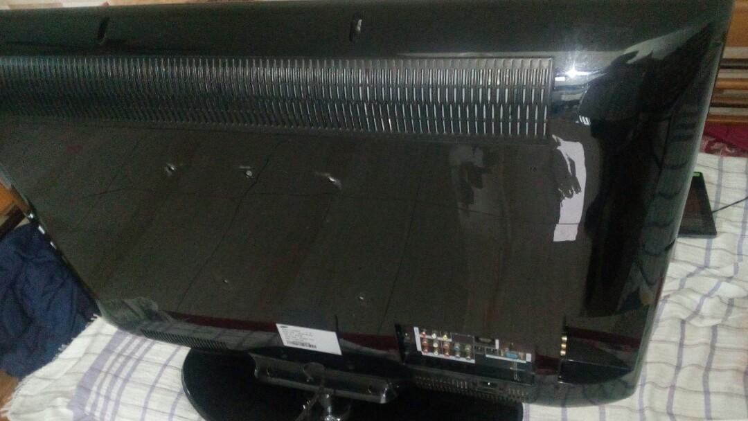 Samsung TV unit only - defective plastic screen (Category: TV) located in Manila. Submitted by fr33_lance (Listing ID 1109841889, Image 1). Description: 100% Samsung Thailand, defective plastic external screen, heavy in weight, complete input output terminals for multimedia use, as is where is condition, no power cord, common cord, same as cpu of computers. *see photos for details. *SEVERAL Connections for your Multi Media needs and Devices !!! *