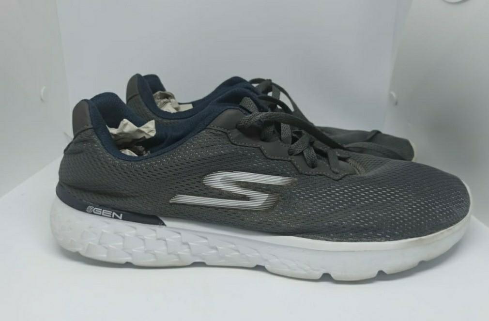 SKECHERS GO RUN 400, Fesyen Pria, Sepatu , Sneakers di Carousell