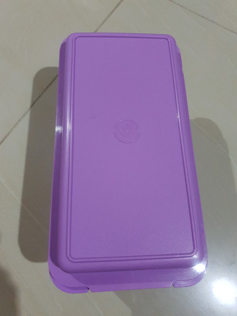 Tupperware bread storage, Furniture & Home Living, Kitchenware