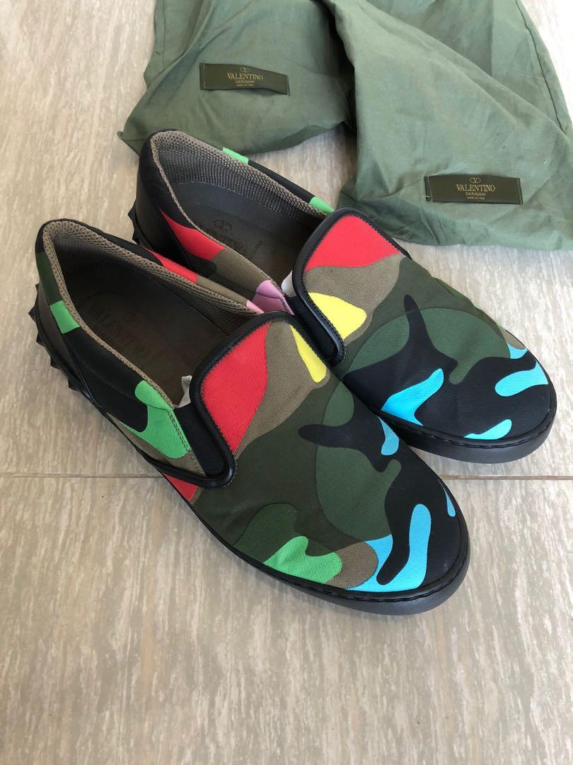 Camouflage store slip on